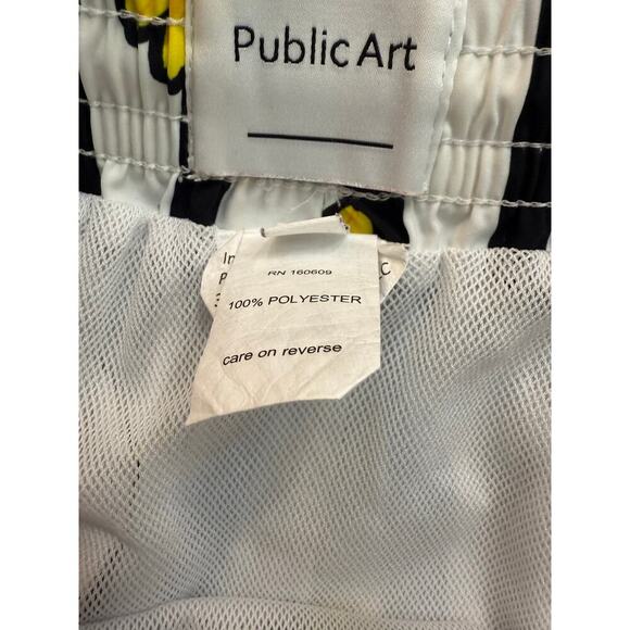 PUBLIC ART White & Black Wallflower Patterned Board Shorts Size Small - Picture 6 of 7